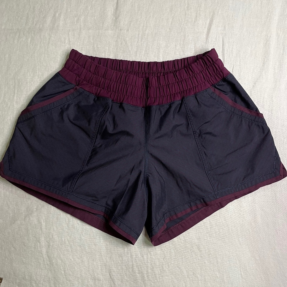 Lululemon Athletic Shake & Break Shorts Size 4